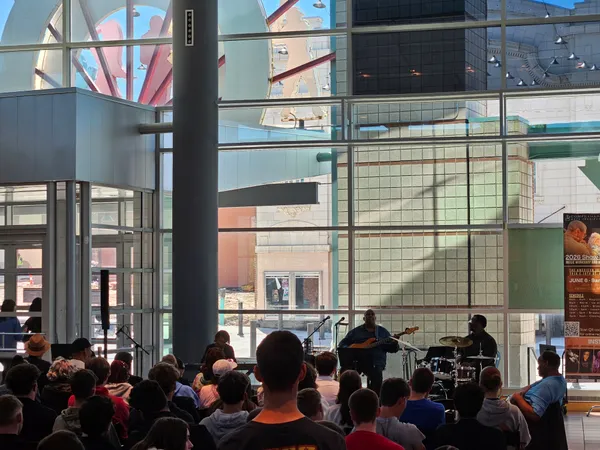 Audience at the James Ward Band Jazz @ Noon