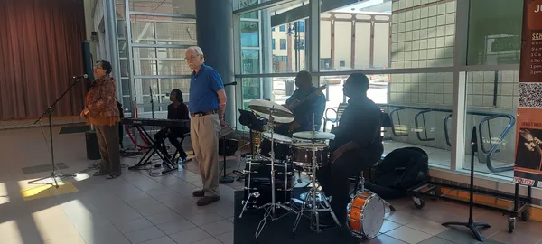 Festival introductions with the band